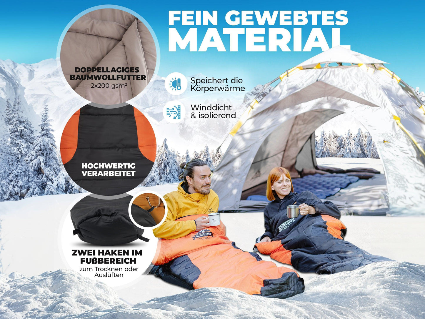 „Zwei Personen sitzen im geöffneten Schlafsack auf Schnee vor einem Zelt. Fokus auf hochwertiges, fein gewebtes Material, doppellagiges Baumwollfutter (2×200 gsm²) sowie Haken zum Trocknen im Fußbereich.“